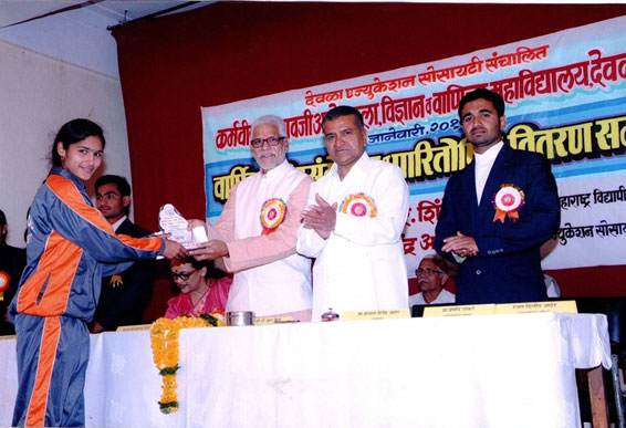National Ball Badminton Player Nikita Pawar is seen Honourd in 2015 At Present she is in service of police Force Nashik Rural 2015-16